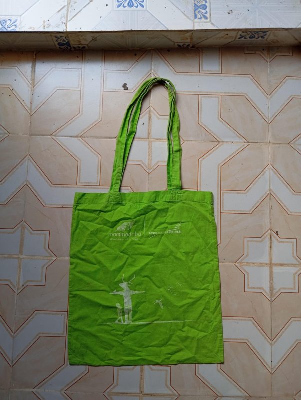 Tote bag