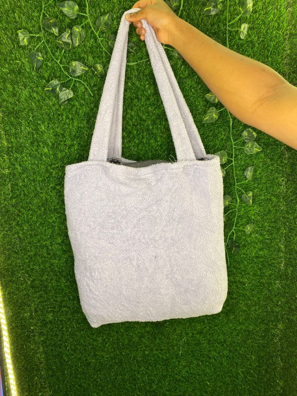 Fluffy tote bags 